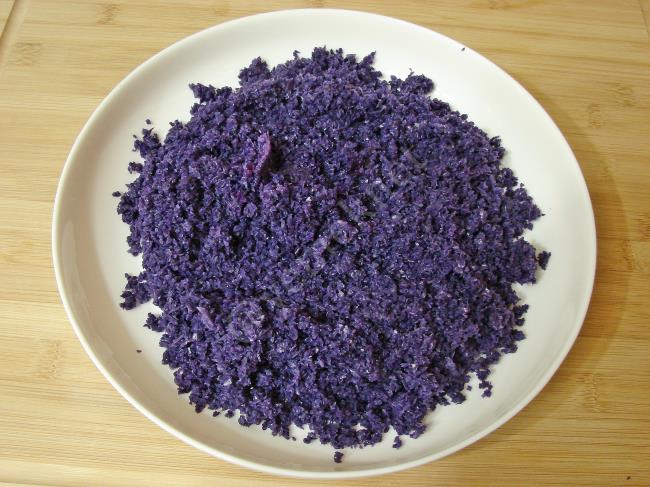 Mor Lahanalı Makarna Salatası - Yapılışı (6/12) 