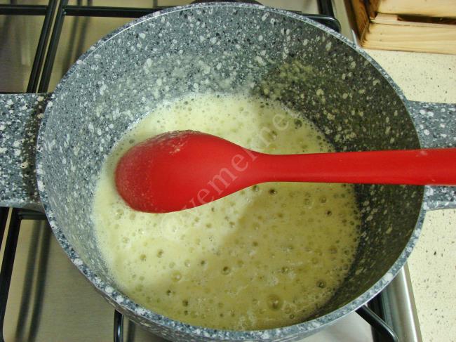 Şehriyeli Tavuk Çorbası - Yapılışı (5/12) 