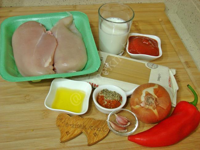 Sosuyla Pişen Tavuklu Makarna - Yapılışı (1/12) 