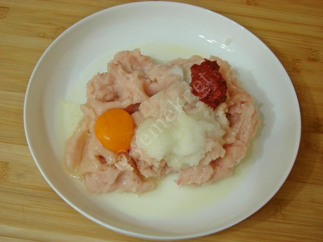 Tavuk Köftesi - Yapılışı (4/12) 