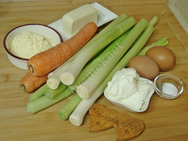 Unsuz Pırasa Böreği - Yapılışı (1/16) 