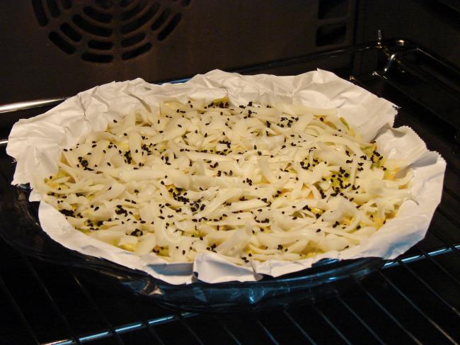 Unsuz Pırasa Böreği - Yapılışı (13/16) 