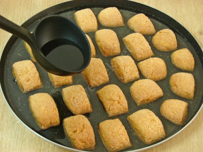 Kesme İrmik Tatlısı - Yapılışı (13/16) 