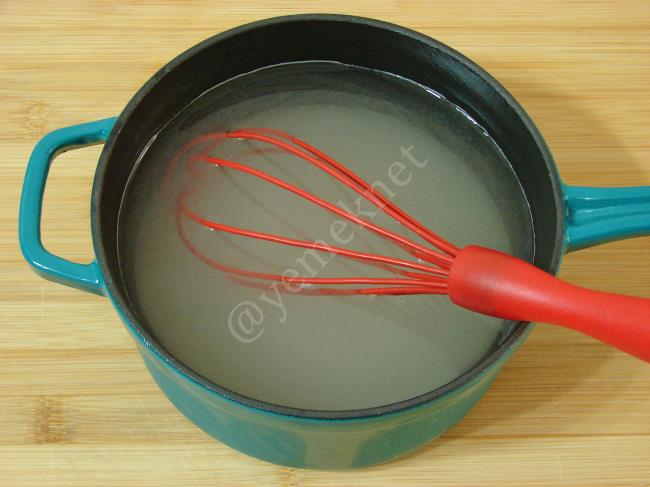 Kesme İrmik Tatlısı - Yapılışı (3/16) 