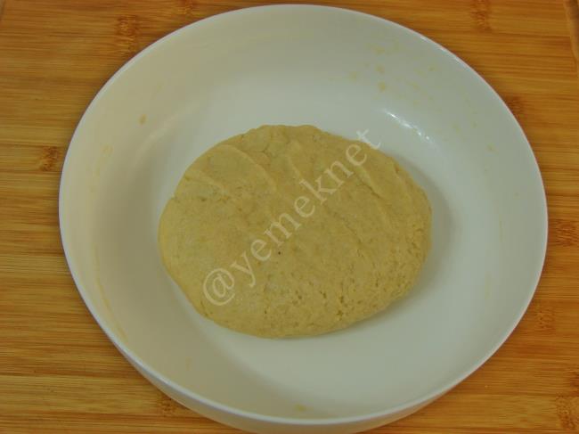 Kesme İrmik Tatlısı - Yapılışı (7/16) 