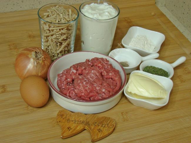 Köfteli Erişte Çorbası - Yapılışı (1/16) 