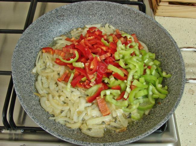 Mantar Soslu Köfte - Yapılışı (11/20) 