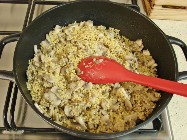 Mantarlı Kuskus Pilavı - Yapılışı (7/12) 