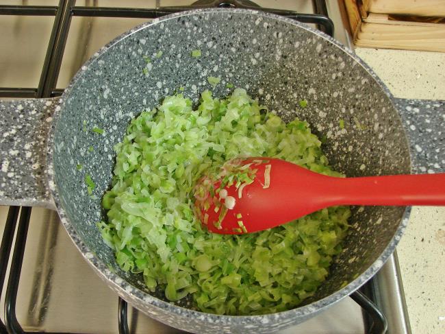 Terbiyeli Pırasa Çorbası - Yapılışı (5/12) 