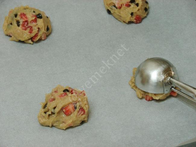 Çilekli Kurabiye - Yapılışı (8/12) 