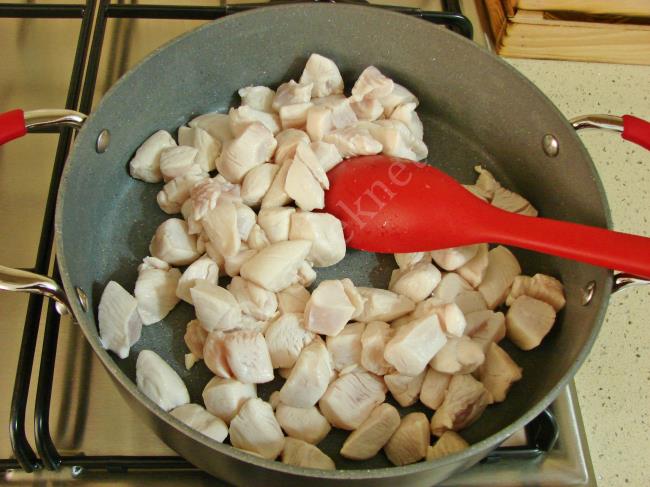 Lokanta Usulü Tavuk Sote - Yapılışı (3/12) 