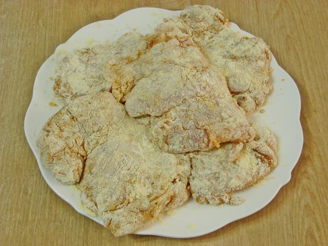 Mısır Unlu Tavuk Kızartması - Yapılışı (8/12) 