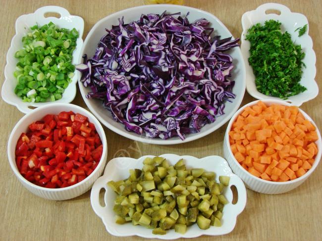 Mor Lahanalı Şehriye Salatası - Yapılışı (2/16) 