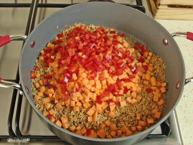 Mor Lahanalı Şehriye Salatası - Yapılışı (5/16) 