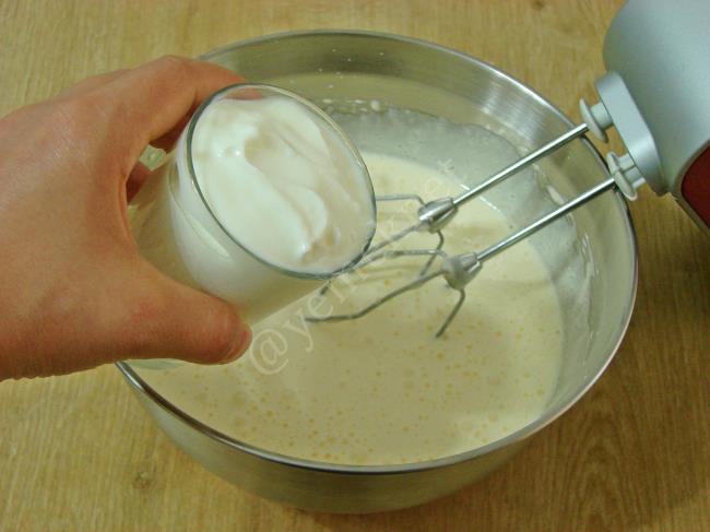 Susam Mantolu Haşhaşlı Kek - Yapılışı (4/12) 