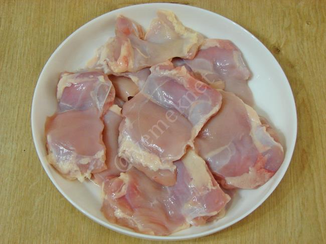 Tencerede Soslu Tavuk - Yapılışı (2/12) 