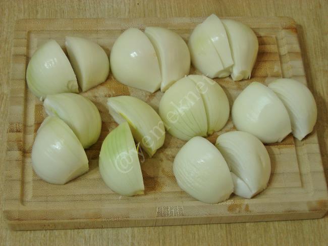 Yoğurtlu Karamelize Soğan Mezesi - Yapılışı (2/12) 