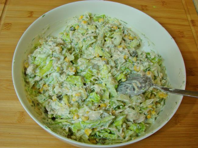 Yoğurtlu Tavuk Göğsü Salatası - Yapılışı (8/12) 
