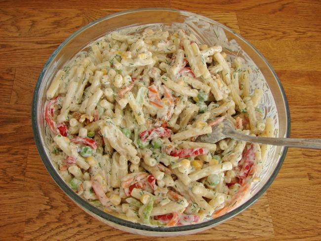 Cevizli Makarna Salatası - Yapılışı (12/16) 