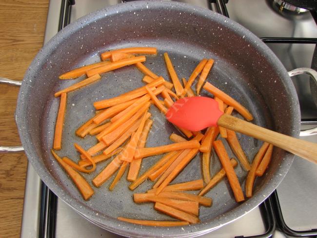 Cevizli Makarna Salatası - Yapılışı (3/16) 