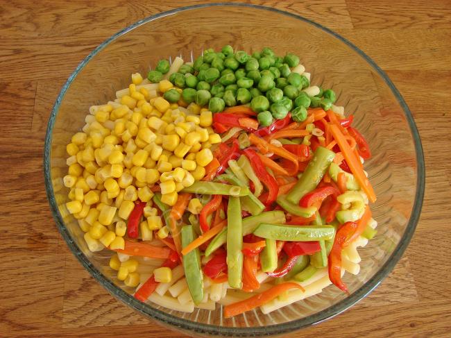 Cevizli Makarna Salatası - Yapılışı (8/16) 