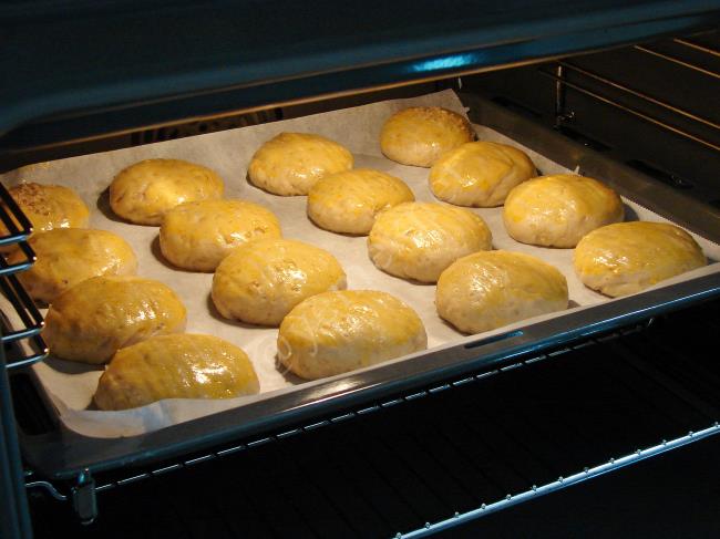 Cevizli Poğaça - Yapılışı (12/16) 