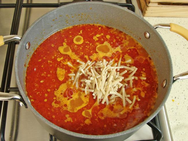 Erişteli Barbunya Çorbası - Yapılışı (8/12) 