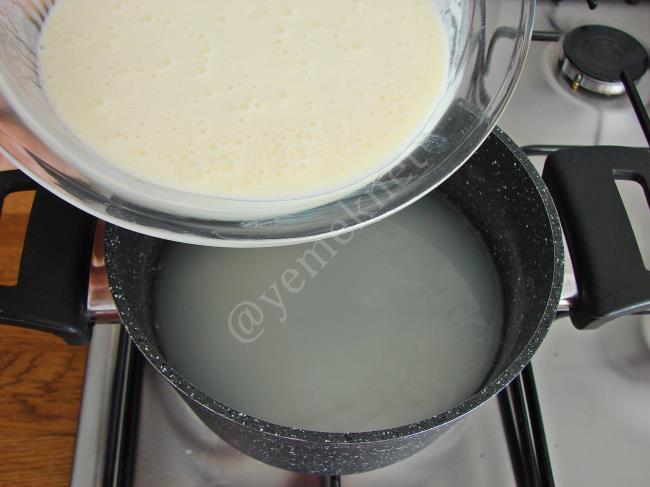 Pirinçli Yoğurt Çorbası - Yapılışı (7/12) 