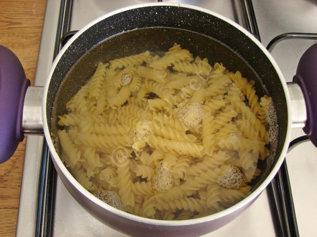 Semizotlu Makarna Salatası - Yapılışı (2/12) 