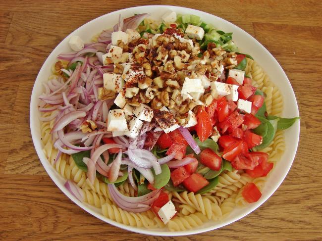 Semizotlu Makarna Salatası - Yapılışı (8/12) 