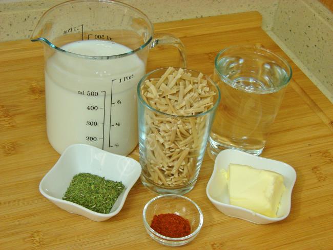 Sütlü Erişte Çorbası - Yapılışı (1/12) 