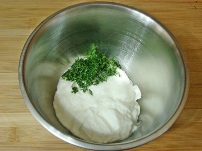 Yoğurtlu Barbunya Salatası - Yapılışı (7/12) 