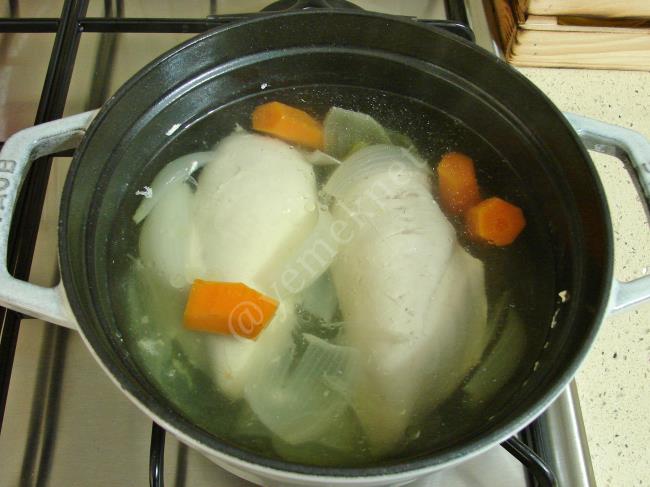 Yoğurtlu Tavuk Söğüş - Yapılışı (3/12) 