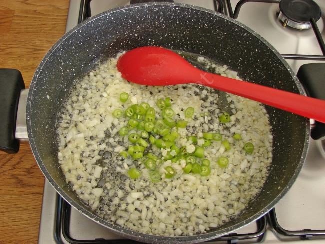 Asma Yapraklı Bulgur Pilavı - Yapılışı (4/12) 