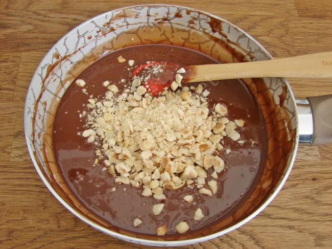 Çikolatalı Tart Pasta - Yapılışı (15/20) 