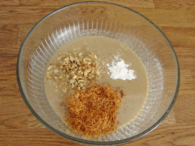 Kadayıflı Cevizli Kurabiye - Yapılışı (4/12) 