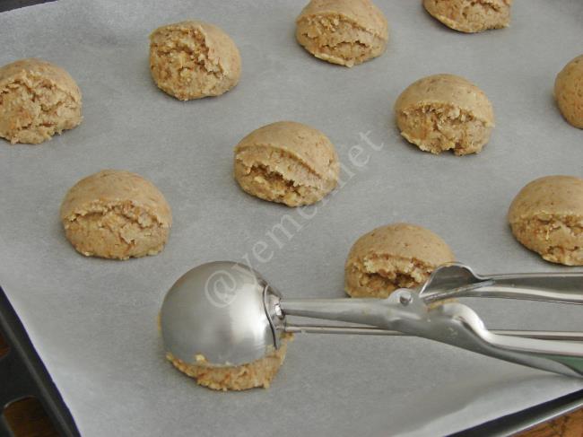 Kadayıflı Cevizli Kurabiye - Yapılışı (8/12) 