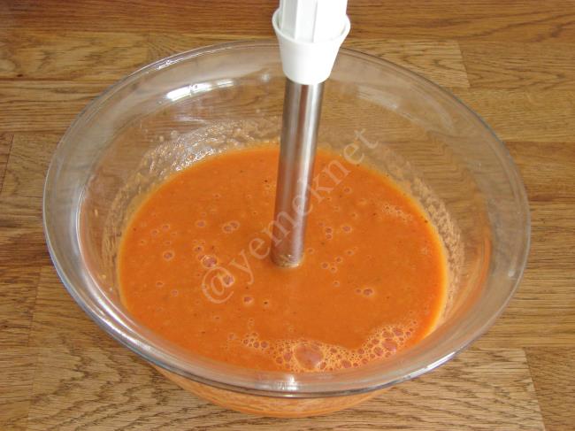 Közlenmiş Biberli Domates Çorbası - Yapılışı (8/16) 