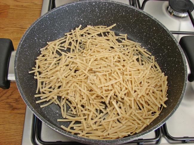 Semizotlu Erişte Salatası - Yapılışı (2/12) 