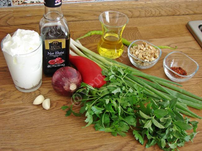 Yoğurtlu Yaz Mezesi - Yapılışı (1/8) 