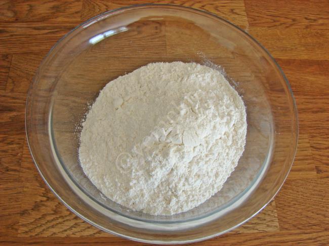 Yumurtasız Pişi - Yapılışı (4/12) 