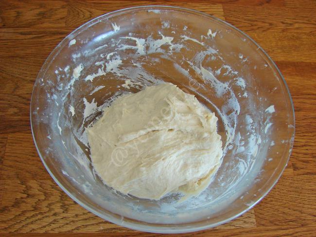 Yumurtasız Pişi - Yapılışı (5/12) 