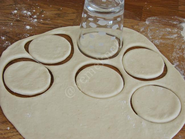 Yumurtasız Pişi - Yapılışı (7/12) 