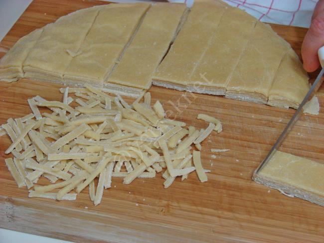 Kesme Erişte - Yapılışı (10/12) 