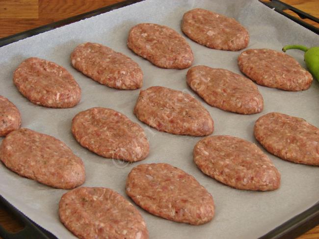 Yumurtasız Köfte - Yapılışı (9/12) 