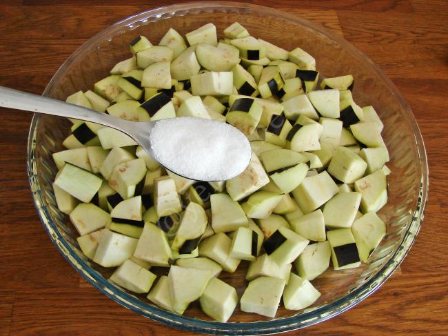 Çiğden Patlıcan Konservesi - Yapılışı (3/16) 