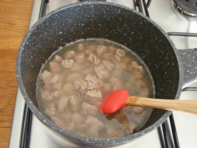 Etli Bamya Çorbası - Yapılışı (4/12) 