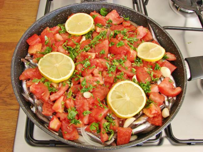 Hamsi Buğulama - Yapılışı (6/12) 