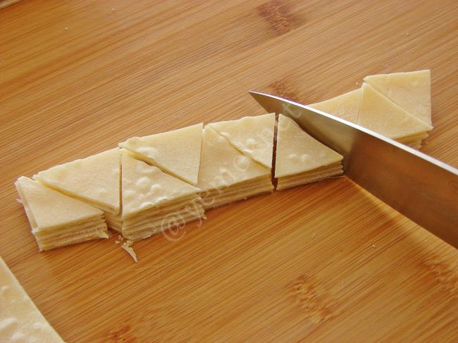 Kesme Üçgen Erişte Makarna - Yapılışı (12/16) 