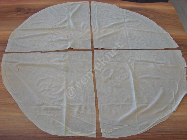 Gül Böreği - Yapılışı (6/16) 